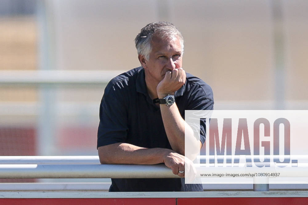 Soccer, FC Schalke 04 training session; Frank Baumann, sporting director of FC Schalke 04; FC Schalke 04 Gelsenkirchen; FC Schalke 04 training facility; North Rhine-Westphalia, Germany; xRHR PHOTO YYx