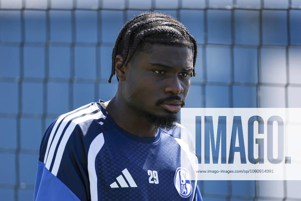 Soccer, FC Schalke 04 Junior Training, Dina Ebimbe, FC Schalke 04, Gelsenkirchen, FC Schalke 04 Training Facility, North Rhine-Westphalia, Germany, xRHR, PHOTO YYx