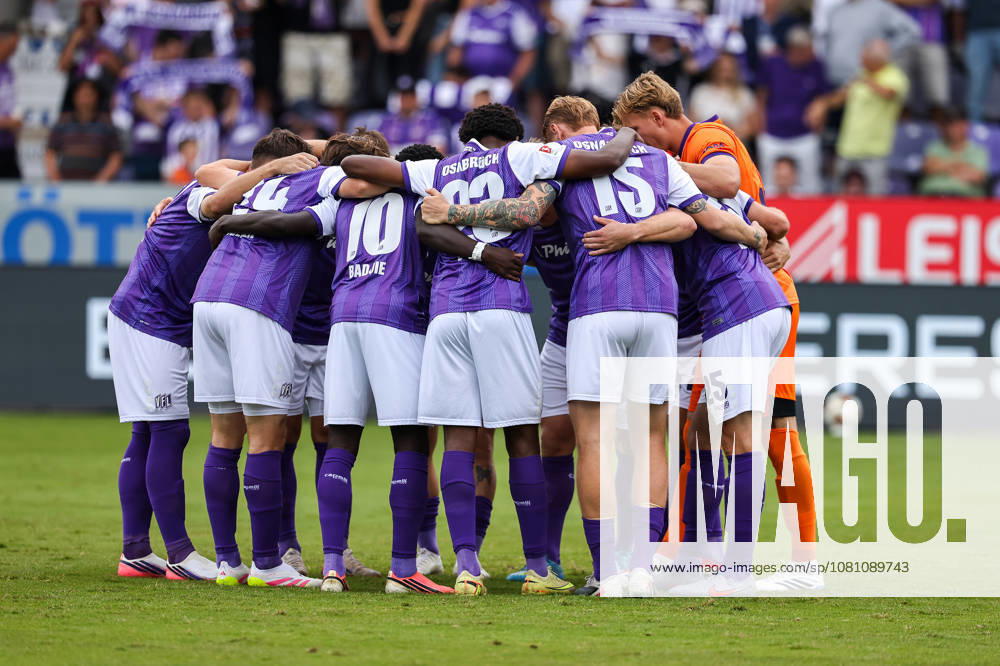 Soccer, 2. Bundesliga, VfL Osnabrück vs. FC Magdeburg, Stadion an der Bremer Brücke, Matchday 2, 2026–2027 season. Osnabrück team in a circle before the game. DFB regulations prohibit any use of photographs as image sequences and or quasi-video. Photo: WilkowskixPressefotoKochx, Lower Saxony, Germany