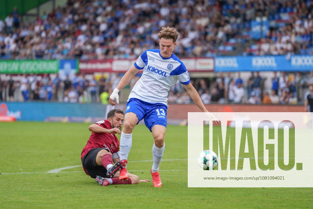 German Soccer, 3rd Division, Matchday 2, Hänsch Arena, SV Meppen vs. SG Sonnenhof Großaspach: Richard Meier (SV Meppen, No. 13) is stopped just before taking a shot on goal