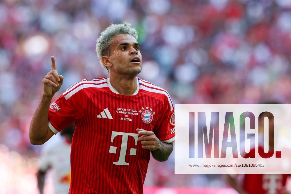 Luis Diaz celebrates his goal in the 14th minute as FC Bayern Munich takes a 1-0 lead; FC Bayern Munich vs. RB Leipzig, Soccer, Telekom Cup, August 15, 2026, Munich, Bavaria, Germany