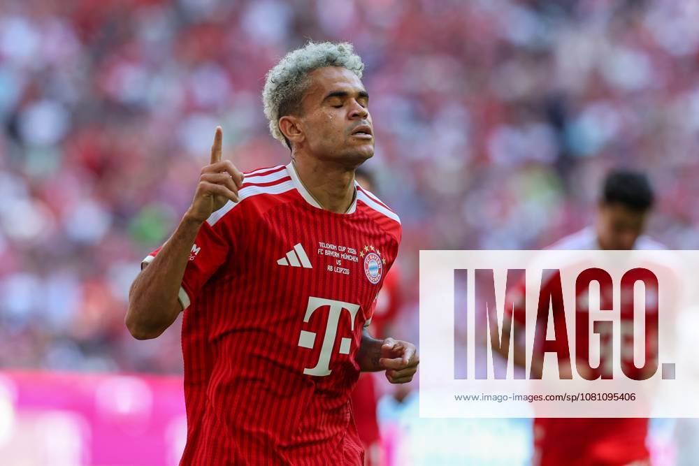 Luis Diaz celebrates his goal in the 14th minute as FC Bayern Munich takes a 1-0 lead; FC Bayern Munich vs. RB Leipzig, Soccer, Telekom Cup, August 15, 2026, Munich, Bavaria, Germany
