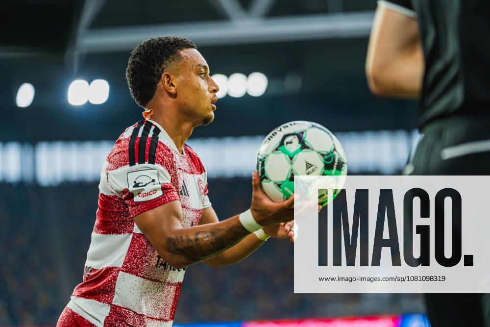Steven van der Sloot, Fortuna Düsseldorf, 02, taking a throw-in during the Fortuna Düsseldorf vs. TSG Hoffenheim II match, soccer, 3. Liga, Matchday 02, 2026–27 season, August 15, 2026, DFL regulations prohibit any use of photographs as image sequences and or quasi-video. Fortuna Düsseldorf vs. TSG Hoffenheim II, soccer, 3. Liga, Matchday 2, 2026–27 Season, August 15, 2026, Düsseldorf