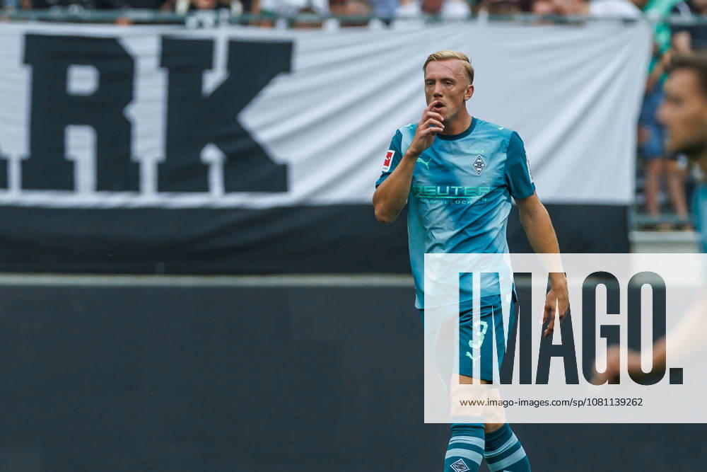 Isac Lidberg of Borussia Mönchengladbach watches during the preseason friendly match between Borussia Mönchengladbach and Aston Villa at ista Borussia Park on August 15, 2026, in Mönchengladbach, Germany. Photo by Mario Hommes, DeFodi Images