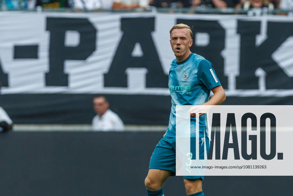 Isac Lidberg of Borussia Mönchengladbach watches during the preseason friendly match between Borussia Mönchengladbach and Aston Villa at ista Borussia Park on August 15, 2026, in Mönchengladbach, Germany. Photo by Mario Hommes, DeFodi Images