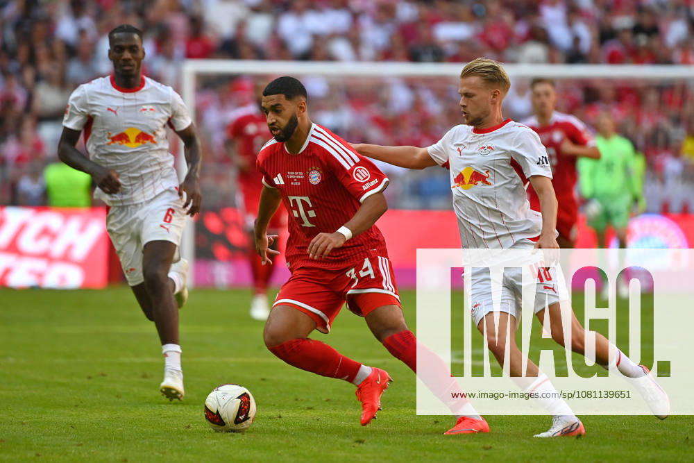 Ismael SAIBARI, Bayern Munich, Action, Tackle against Arthur VERMEEREN, L hi li Ezechiel Banzuzi, L Soccer, Telekom Cup, FC Bayern Munich vs. RB Leipzig, 3–1 on August 15, 2025, ALLIANZ ARENA