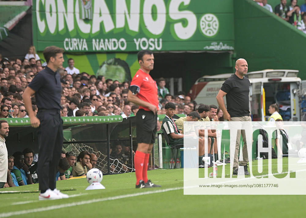 ESP LaLiga EA Sports: Racing Santander vs. Villarreal CF — Jose Alberto Lopez, coach of Racing Santander, and Inigo Perez of Villarreal during the LaLiga EA Sports match between Racing Santander and Villarreal CF, played at Campos de Sport de El Sardinero Stadium in Cantabria on August 16, 2026, in Spain — Spain Soccer