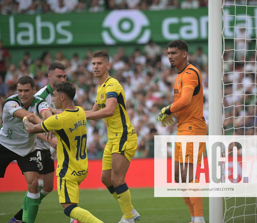 ESP LaLiga EA Sports: Racing Santander vs. Villarreal CF — Luiz Junior of Villarreal and Moleiro of Villarreal during the LaLiga EA Sports match between Racing Santander and Villarreal CF, played at Campos de Sport de El Sardinero Stadium in Cantabria on August 16, 2026, in Spain. Spanish Soccer