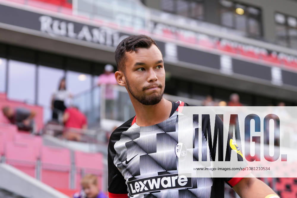Mio Backhaus, SC Freiburg, 01, Germany, Soccer, Friendly Match, Season Opener, SC Freiburg vs. Crystal Palace, August 15, 2026, Europa-Park Stadium, Freiburg, Freiburg, Europa-Park Stadium, Baden-Württemberg, Germany