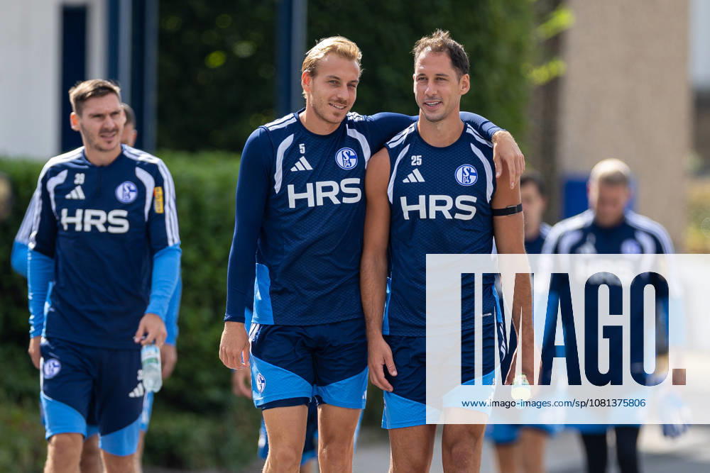 Soccer, FC Schalke 04 Training: Timo Becker (FC Schalke 04), Nikola Katic (FC Schalke 04), Gelsenkirchen, FC Schalke 04 Training Facility, North Rhine-Westphalia, Germany, xRHR PHOTO YYx