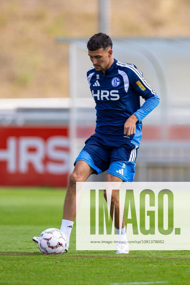 Soccer, FC Schalke 04 practice Dejan Ljubicic FC Schalke 04 Gelsenkirchen FC Schalke 04 training facility NRW Germany xRHR PHOTO YYx