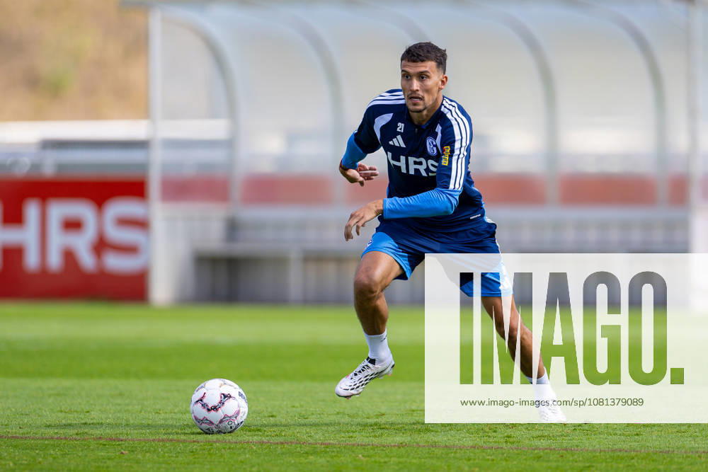 Soccer, FC Schalke 04 practice Dejan Ljubicic FC Schalke 04 Gelsenkirchen FC Schalke 04 training facility NRW Germany xRHR PHOTO YYx