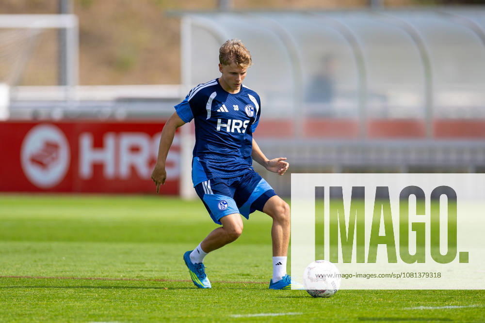 Soccer, FC Schalke 04 practice Luca Vozar FC Schalke 04 Gelsenkirchen FC Schalke 04 training facility NRW Germany xRHR PHOTO YYx