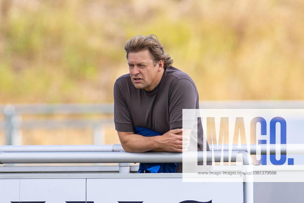 Soccer, FC Schalke 04 Training Session; Director of Professional Soccer Youri Mulder; FC Schalke 04; Gelsenkirchen; FC Schalke 04 Training Facility; North Rhine-Westphalia, Germany; xRHR; PHOTO YYx