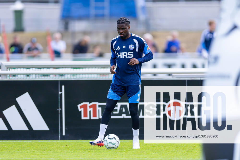 Soccer, FC Schalke 04 Junior Dina Ebimbe Training Session, FC Schalke 04 Gelsenkirchen Training Facility, FC Schalke 04, North Rhine-Westphalia, Germany, xRHR PHOTO YYx