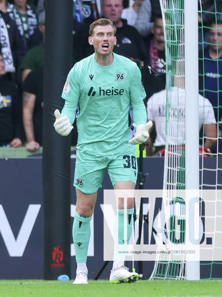 Hannover 96 goalkeeper Leo Weinkauf looks disappointed during the DFB Cup match between SV Hemelingen and Hannover 96 at Weserstadion on August 22, 2026, in Bremen, Germany Photo by Marco Steinbrenner, DeFodi Images Goalkeeper Leo Weinkauf of Hannover 96 looks dejected during the DFB Cup match between SV Hemelingen and Hannover 96 at Weserstadion on August 22, 2026 in Bremen, Germany Photo by Marco Steinbrenner DeFodi Images Photo by Marco Steinbrenner DeFodi Images