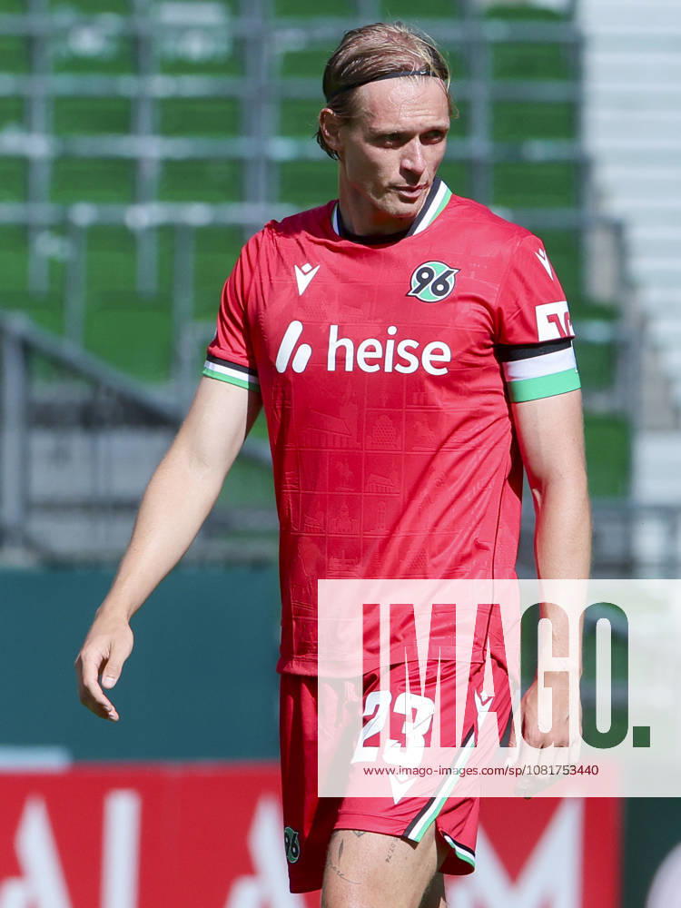 Stefan Teitur Thordarson of Hannover 96 looks disappointed during the DFB Cup match between SV Hemelingen and Hannover 96 at Weserstadion on August 22, 2026, in Bremen, Germany Photo by Marco Steinbrenner DeFodi Images Stefan Teitur Thordarson of Hannover 96 looks dejected during the DFB Cup match between SV Hemelingen and Hannover 96 at Weserstadion on August 22, 2026 in Bremen, Germany Photo by Marco Steinbrenner DeFodi Images Photo by Marco Steinbrenner DeFodi Images