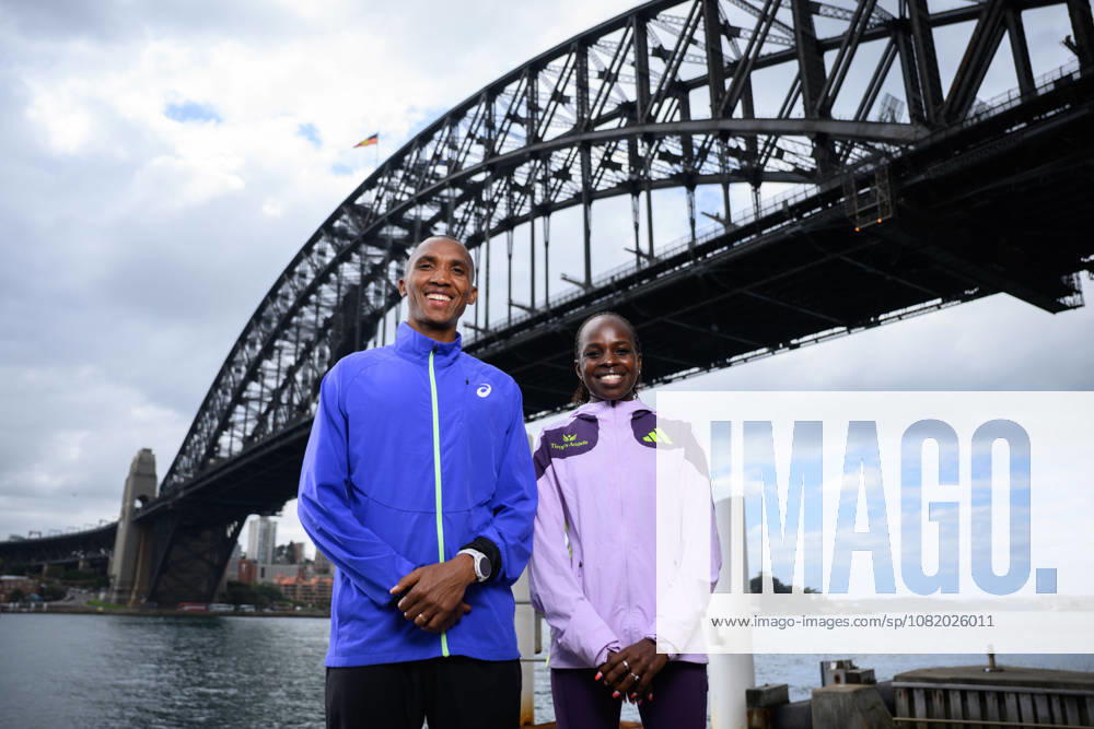SYDNEY MARATHON PREVIEW, Alphonce Simbu of Tanzania (left) and Peres Jepchirchir of Kenya pose for a photograph during the preview of the 2026 Sydney Marathon, in Sydney, Thursday, August 27, 2026. ( NO ARCHIVING SYDNEY NEW SOUTH WALES AUSTRALIA