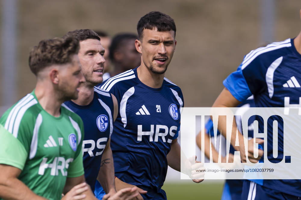 Soccer, FC Schalke 04 practice Dejan Ljubicic FC Schalke 04 Gelsenkirchen FC Schalke 04 training facility NRW Germany xRHR PHOTO YYx