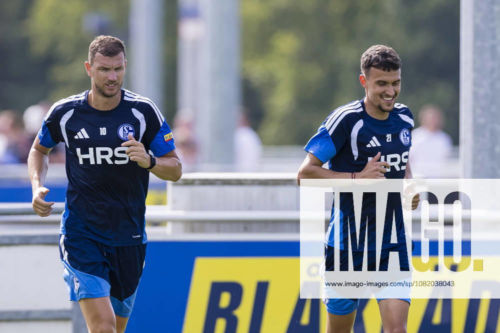 Soccer, FC Schalke 04 training session featuring Edin Dzeko (FC Schalke 04) and Dejan Ljubicic (FC Schalke 04) at the FC Schalke 04 training facility in Gelsenkirchen, North Rhine-Westphalia, Germany xRHR PHOTO YYx