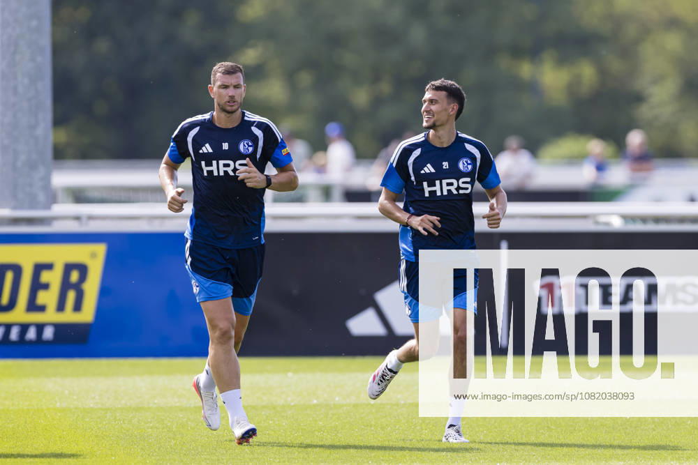 Soccer, FC Schalke 04 practice featuring Edin Dzeko, FC Schalke 04; Dejan Ljubicic, FC Schalke 04; Gelsenkirchen; FC Schalke 04 training facility; North Rhine-Westphalia, Germany; xRHR; PHOTO YYx