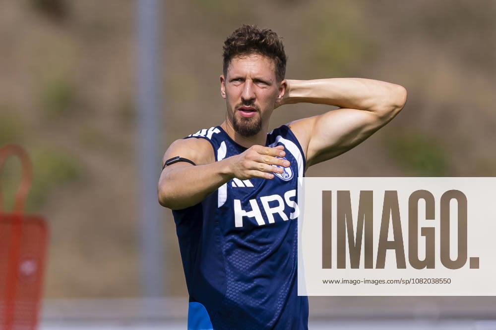 Soccer, FC Schalke 04 practice Janik Bachmann FC Schalke 04 Gelsenkirchen FC Schalke 04 training facility North Rhine-Westphalia, Germany xRHR PHOTO YYx