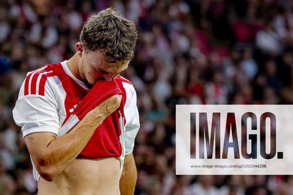 AMSTERDAM AFC Ajax Amsterdam midfielder Youri Regeer was forced to leave the game due to injury during the UEFA Conference League match at the Johan Cruijff ArenA on August 27, 2026, in Amsterdam, the Netherlands. Photo by DeFodi Images