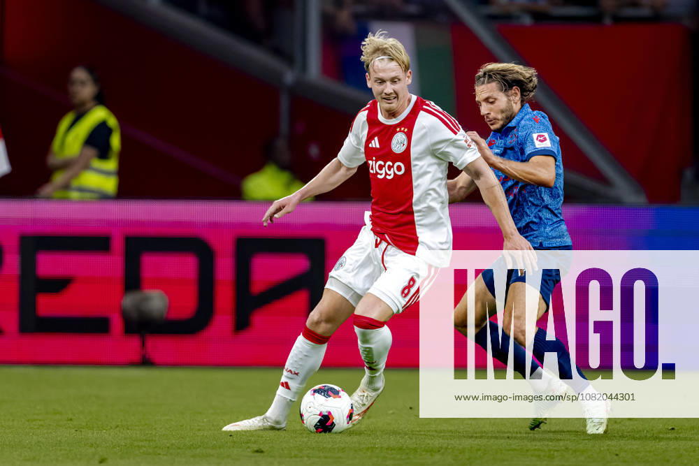 AMSTERDAM: AFC Ajax Amsterdam midfielder Julian Brandt and FC Sion defender Numa Lavanchy during the UEFA Conference League at the Johan Cruijff ArenA on August 27, 2026, in Amsterdam, the Netherlands. Photo by DeFodi Images