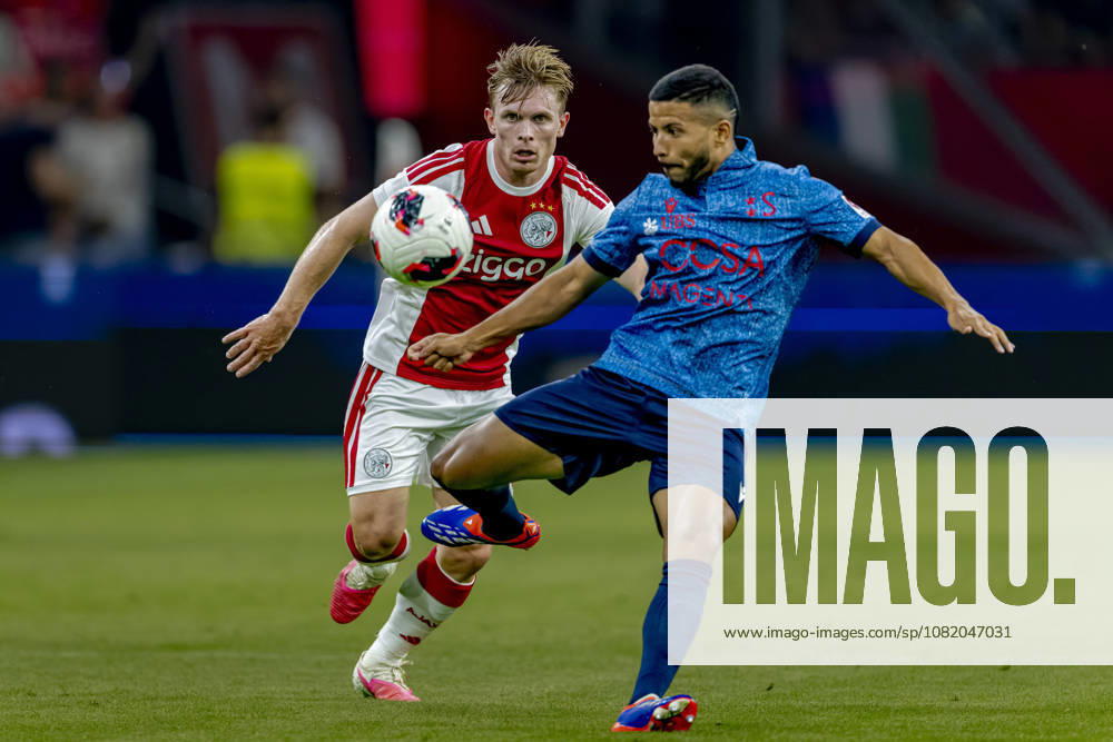 AMSTERDAM: AFC Ajax Amsterdam forward Oliver Edvardsen and FC Sion defender Marquinhos during the UEFA Conference League at the Johan Cruijff ArenA on August 27, 2026, in Amsterdam, the Netherlands. Photo by DeFodi Images