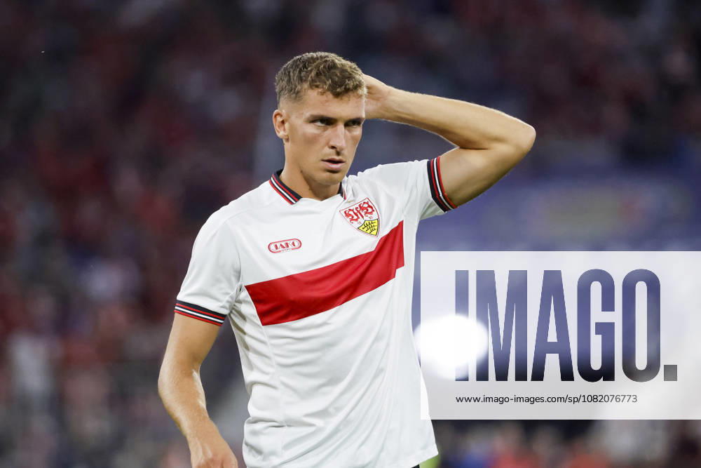Grischa Prömel, Promel VfB Stuttgart, age 21, warming up before kickoff, Germany, soccer, Bundesliga 1, Matchday 1, 2026–2027, FC Bayern Munich vs. VfB Stuttgart, August 28, 2026, Munich, Allianz Arena, Germany