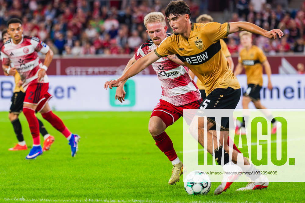 Steven van der Sloot (Fortuna Düsseldorf, 02) watches the duel between Jomaine Consbruch (Fortuna Düsseldorf, 14) and Mirza Catovic (VFB Stuttgart II, 05) in the Fortuna Düsseldorf vs. VFB Stuttgart II match, soccer, 3. Liga, Matchday 03, 2026–27 season, August 28, 2026, DFL regulations prohibit any use of photographs as image sequences and or quasi-video, Fortuna Düsseldorf vs. VFB Stuttgart II, soccer, 3. Liga, Matchday 3, 2026–27 season, August 28, 2026, Düsseldorf