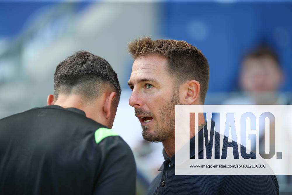 Tobias Strobl, VfL Wolfsburg, Head Coach, Karlsruher SC vs. VfL Wolfsburg, 2. Bundesliga, Matchday 3, 2026–2027, August 29, 2026, DFL regulations prohibit any use of photographs as image sequences and or quasi-video, Karlsruher SC vs. VfL Wolfsburg, 2. Bundesliga, Matchday 3, 2026–2027, August 29, 2026, Karlsruhe