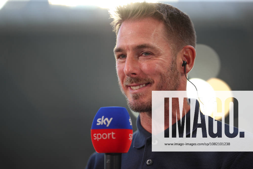 Tobias Strobl, VfL Wolfsburg, Head Coach in a TV Interview, Karlsruher SC vs. VfL Wolfsburg, 2. Bundesliga, Matchday 3, 2026–2027, August 29, 2026, DFL regulations prohibit any use of photographs as image sequences and or quasi-video, Karlsruher SC vs. VfL Wolfsburg, 2. Bundesliga, Matchday 3, 2026–2027, August 29, 2026, Karlsruhe