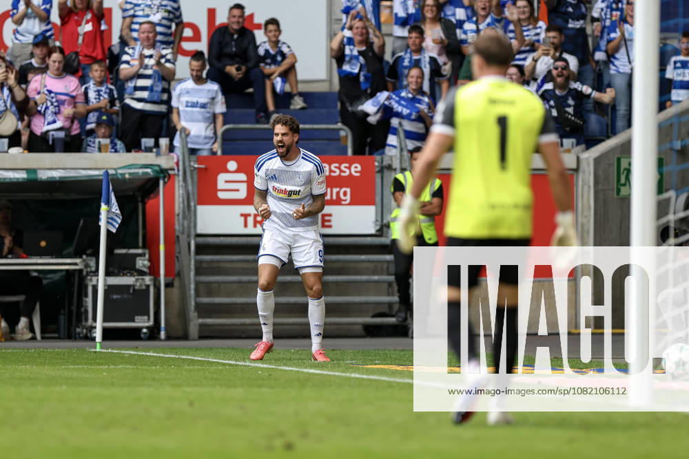 GER, Soccer, Men s, 3rd Division, 2026–2027 Season, MSV Duisburg vs. FC Würzburger Kickers, Lex Tyger Lobinger, Duisburg goal celebration, celebrating after scoring the 1–0 goal, Duisburg Schauinsland Arena, North Rhine-Westphalia, Germany