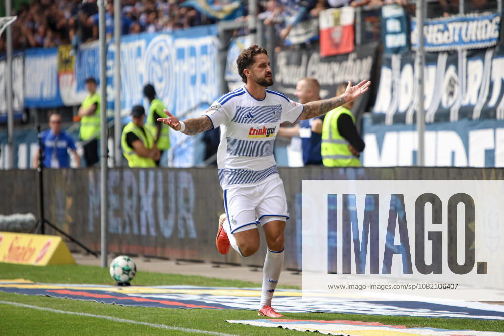 GER, Soccer, Men s, 3rd Division, 2026–2027 Season, MSV Duisburg vs. FC Würzburger Kickers, Lex Tyger Lobinger, Duisburg, goal celebration, celebrating after scoring the 2–0 goal, Duisburg, Schauinsland, Reisen Arena, North Rhine-Westphalia, Germany