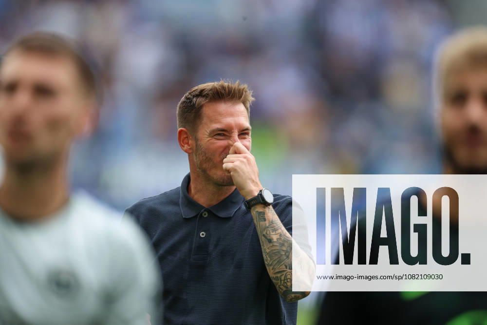 Tobias Strobl, VfL Wolfsburg, head coach, speaking to fans after the match: Karlsruher SC vs. VfL Wolfsburg, 2. Bundesliga, Matchday 3, 2026–2027, August 29, 2026, DFL regulations prohibit any use of photographs as image sequences and or quasi-video, Karlsruher SC vs. VfL Wolfsburg, 2. Bundesliga, Matchday 3, 2026–2027, August 29, 2026, Karlsruhe
