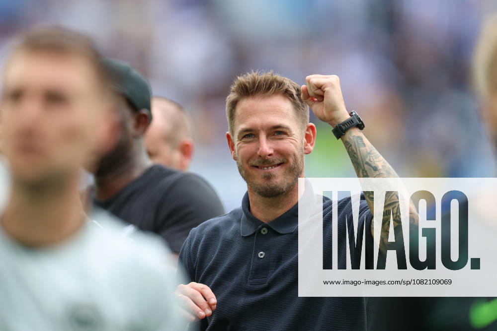 Tobias Strobl, VfL Wolfsburg, Head Coach, popular with the fans, Karlsruher SC vs. VfL Wolfsburg, 2. Bundesliga, Matchday 3, 2026–2027, August 29, 2026, DFL regulations prohibit any use of photographs as image sequences and or quasi-video, Karlsruher SC vs. VfL Wolfsburg, 2. Bundesliga, Matchday 3, 2026–2027, August 29, 2026, Karlsruhe