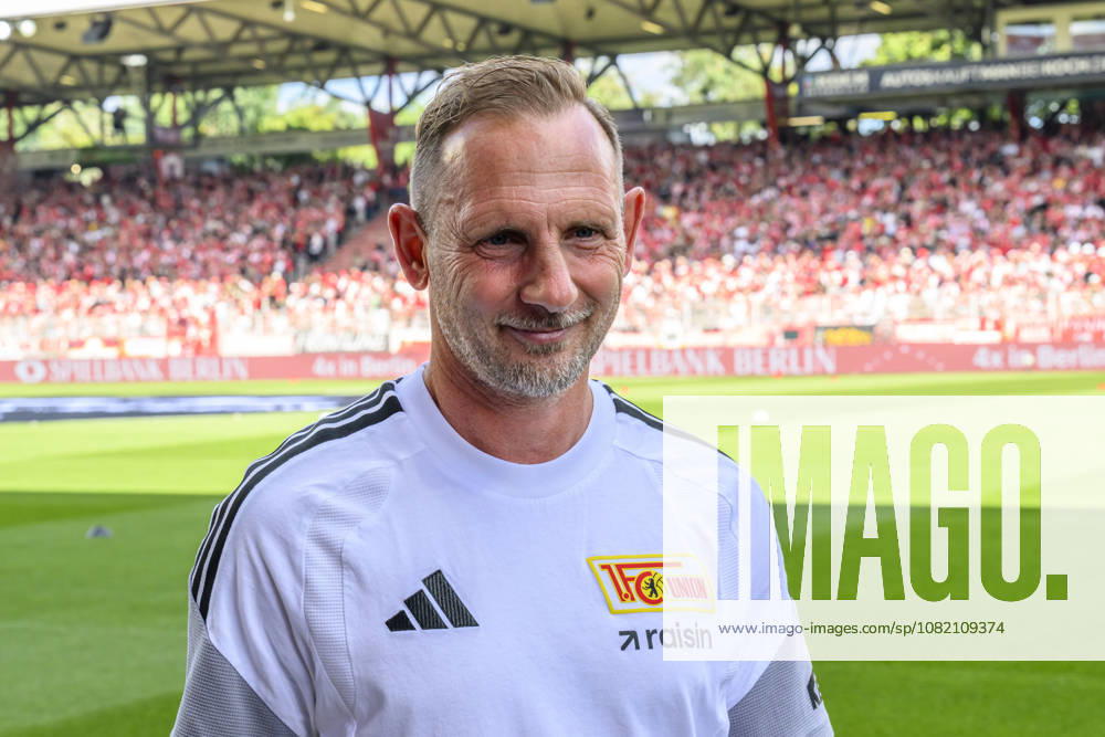 Pictured from left: Mauro Lustrinelli, Union Berlin, coach, GER, Berlin, soccer, 1. FC Union Berlin vs. Eintracht Frankfurt, at the Alte Försterei, August 29, 2026, DFB and DFL regulations prohibit any use of photographs as image sequences and or quasi-video,