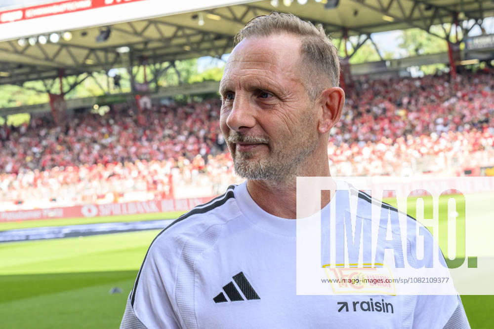 Pictured from left: Mauro Lustrinelli, Union Berlin, coach, GER, Berlin, soccer, 1. FC Union Berlin vs. Eintracht Frankfurt, at the Alte Försterei, August 29, 2026, DFB and DFL regulations prohibit any use of photographs as image sequences and or quasi-video,