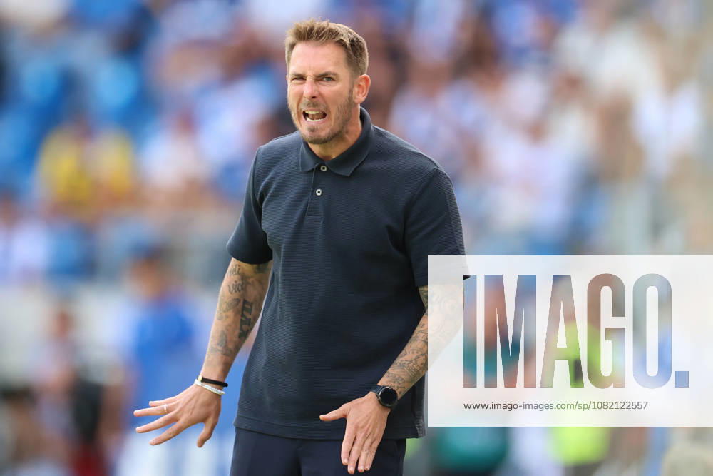 Tobias Strobl, VfL Wolfsburg, Head Coach, Karlsruher SC vs. VfL Wolfsburg, 2. Bundesliga, Matchday 3, 2026–2027, August 29, 2026, DFL regulations prohibit any use of photographs as image sequences and or quasi-video, Karlsruher SC vs. VfL Wolfsburg, 2. Bundesliga, Matchday 3, 2026–2027, August 29, 2026, Karlsruhe