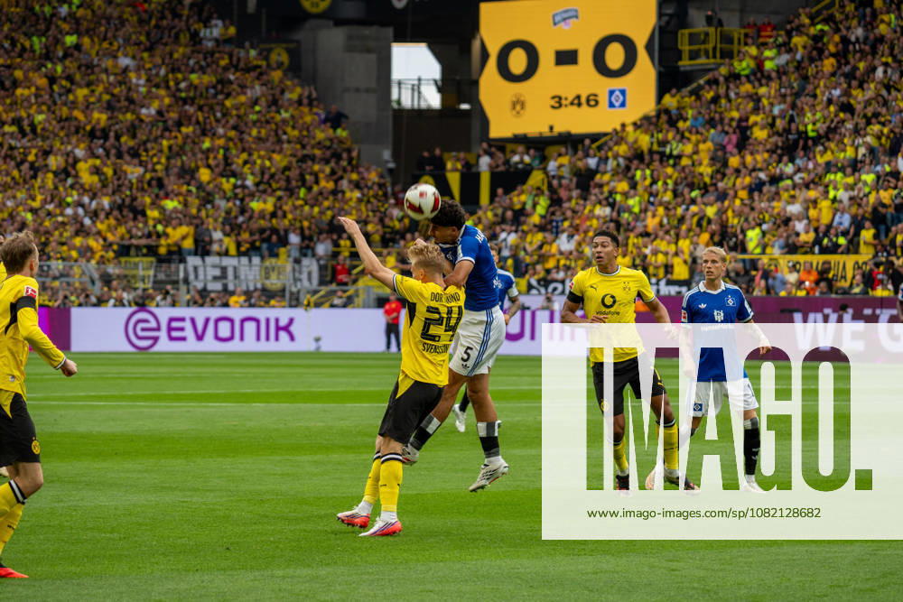 Daniel Svensson, Borussia Dortmund, 24, and Martin Adeline, Hamburger SV, 05, GER BVB Borussia Dortmund 09 vs. Hamburger SV, Soccer, Bundesliga, Matchday 01, 2026–2027 Season, September 29, 2026 DFB DFL regulations prohibit any use of photographs as image sequences and or quasi-video, GER BVB Borussia Dortmund 09 vs. Hamburger SV, soccer, Bundesliga, Matchday 01, 2026–2027 season, September 29, 2026, Dortmund