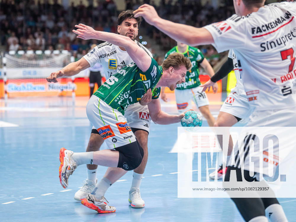 Erik Persson (Frisch Auf Goeppingen), 22, in a one-on-one battle with Eloy Morante Maldonado (HC Erlangen), 22, Frisch Auf Goeppingen vs. HC Erlangen, Handball, 1st Bundesliga, Men, 2026–2027 Season, August 29, 2026, Frisch Auf Goeppingen vs. HC Erlangen, Handball, 1st Bundesliga, Men, 2026–2027 season, August 29, 2026, Goeppingen