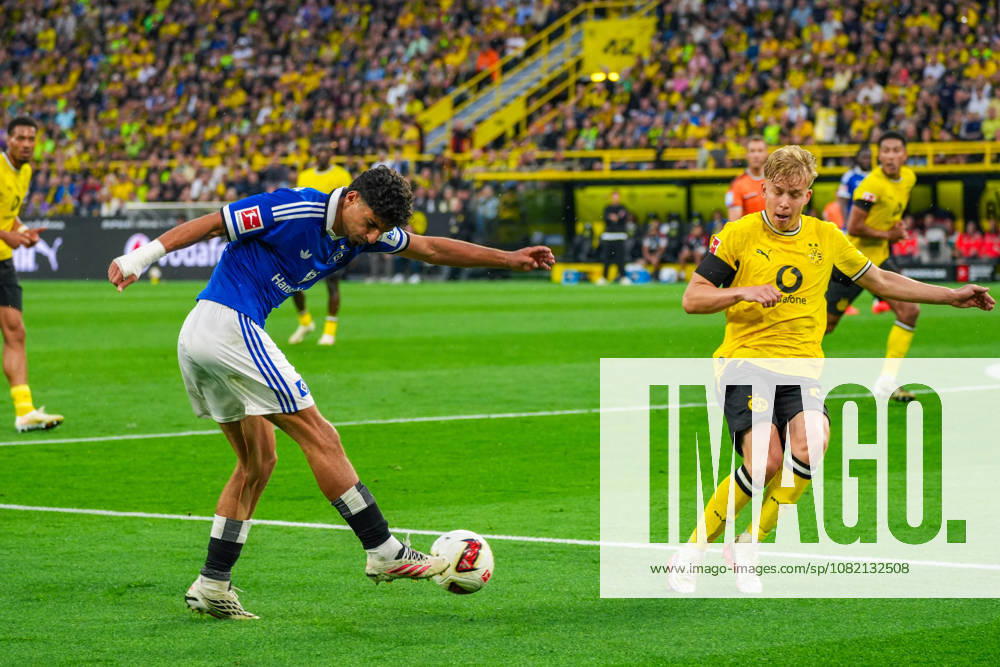 Martin Adeline, Hamburger SV, 5, German soccer, Bundesliga, 2026–27 season, Matchday 1, August 29, 2026, Borussia Dortmund vs. Hamburger SV, Signal Iduna Park, Dortmund, North Rhine-Westphalia