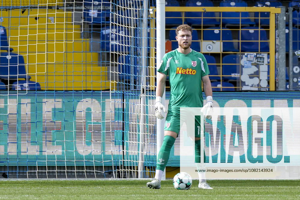 Hannes Hermann, Goalie, Regensburg, 1, on the ball, cutout, full-body, single image, single photo, action, 08 29 2026, Sinsheim, Germany, soccer, 3rd Division, TSG 1899 Hoffenheim II vs. SSV Jahn Regensburg, DFB and DFL regulations prohibit any use of photographs as image sequences and or quasi-video