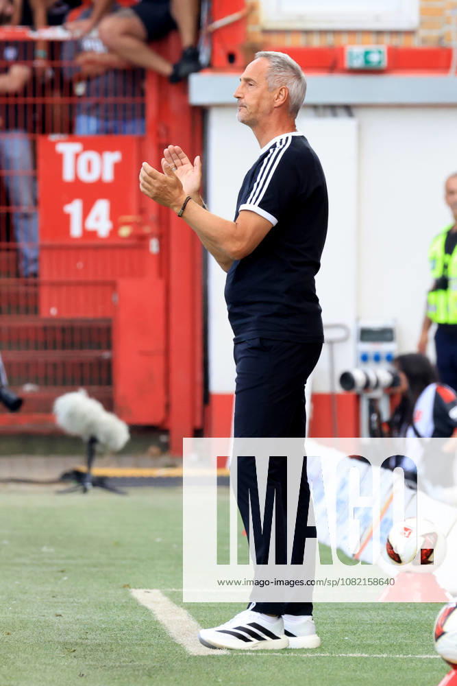 GER, Soccer, Bundesliga 1, 2026–2027, Alte Foersterei, 1. FC Union vs. Eintracht Frankfurt Head Coach Ali Hütter Eintracht Frankfurt 1st League DFB DFL regulations prohibit any use of photographs as image sequences and or quasi-video Berlin Stadium Alte Foersterei Berlin Germany