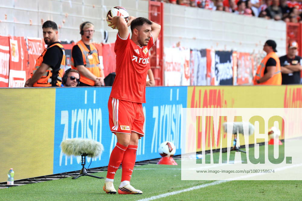 GER, Soccer, Bundesliga 1, 2026–2027, Alte Foersterei, 1. FC Union vs. Eintracht Frankfurt, Josip Juranovic, 1. FC Union Berlin 18, throw-in, 1st Division, DFB DFL regulations prohibit any use of photographs as image sequences and or quasi-video, Berlin, Alte Foersterei Stadium, Berlin, Germany