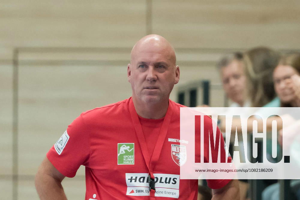 Coach Pether Krautmeyer, Halle; SV Union Halle Neustadt vs. TuS Metzingen, Women s Handball Bundesliga 1, 2026–27 season, August 30, 2026, Halle SWH Arena, Saxony-Anhalt, Germany