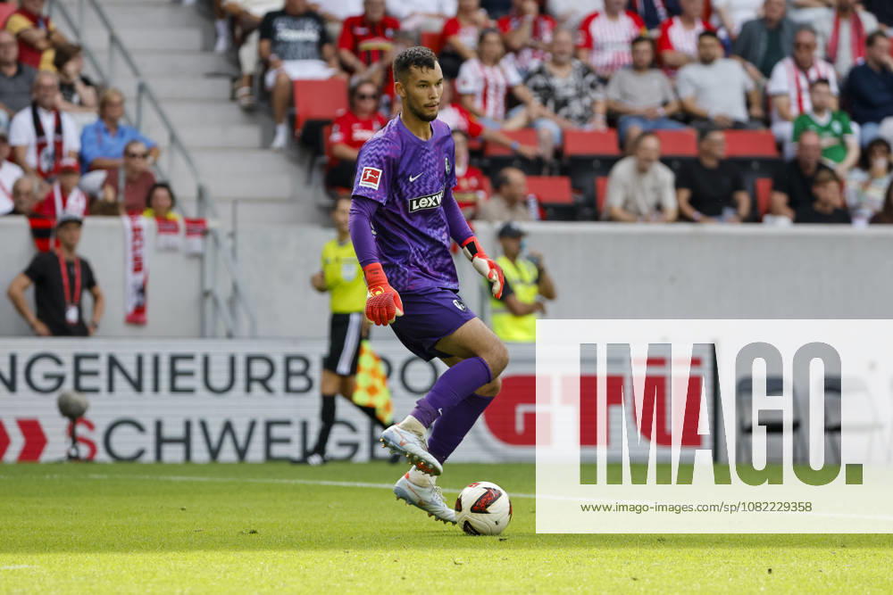 Mio Backhaus, SC Freiburg, No. 1 on the Ball, Germany, Soccer, Bundesliga 1, Matchday 1, 2026–2027, SC Freiburg vs. SV Werder Bremen, August 30, 2026, Freiburg im Breisgau, Europa-Park Stadium, Germany