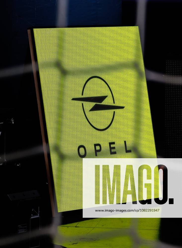 Handball 1st Bundesliga OPEL HBL 2026–2027 Season, Matchday 2: HC Erlangen (Nuremberg Metropolitan Region) vs. HCE TSV Hannover Burgdorf, Die Recken Women s Team, LED Advertising, Opel, Blur, Goal Net