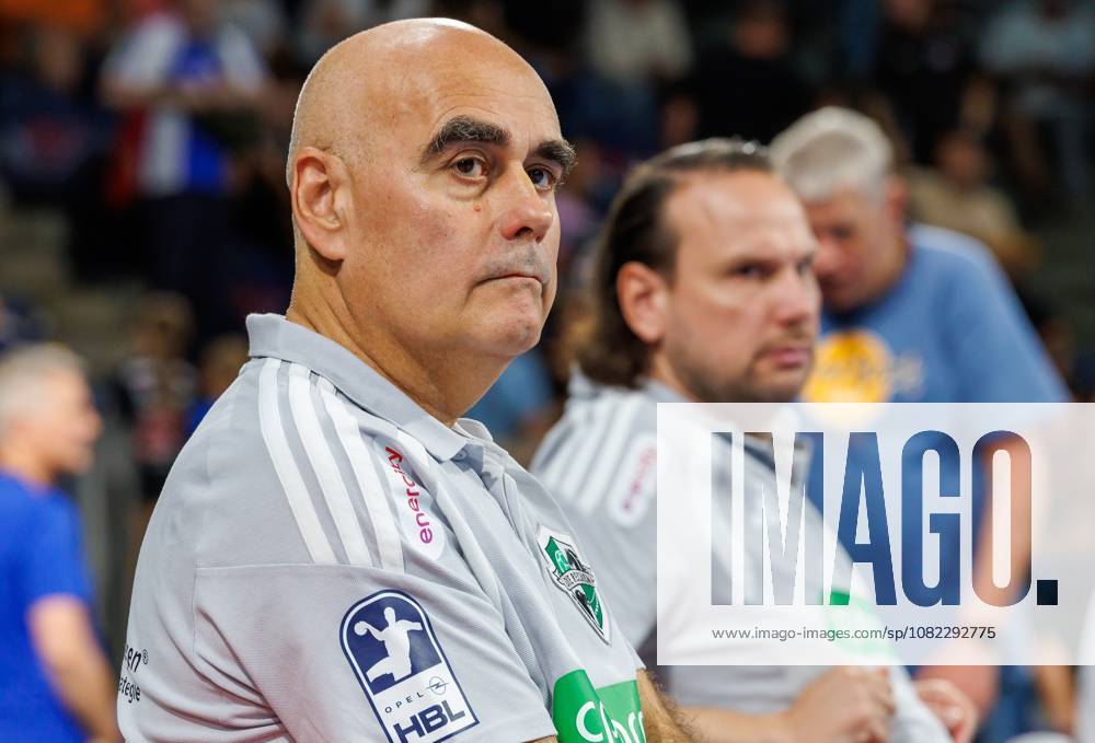 Handball 1st Bundesliga OPEL HBL 2026–2027 Season, Matchday 2: HC Erlangen (Nuremberg Metropolitan Region) vs. HCE TSV Hannover Burgdorf, Die Recken Women s Team, Juan Carlos Pastor Gomez (Coach, TSV Hannover Burgdorf), Nikolas Katsigiannis, Goalkeeper, Coach of TSV Hannover Burgdorf, deep in thought